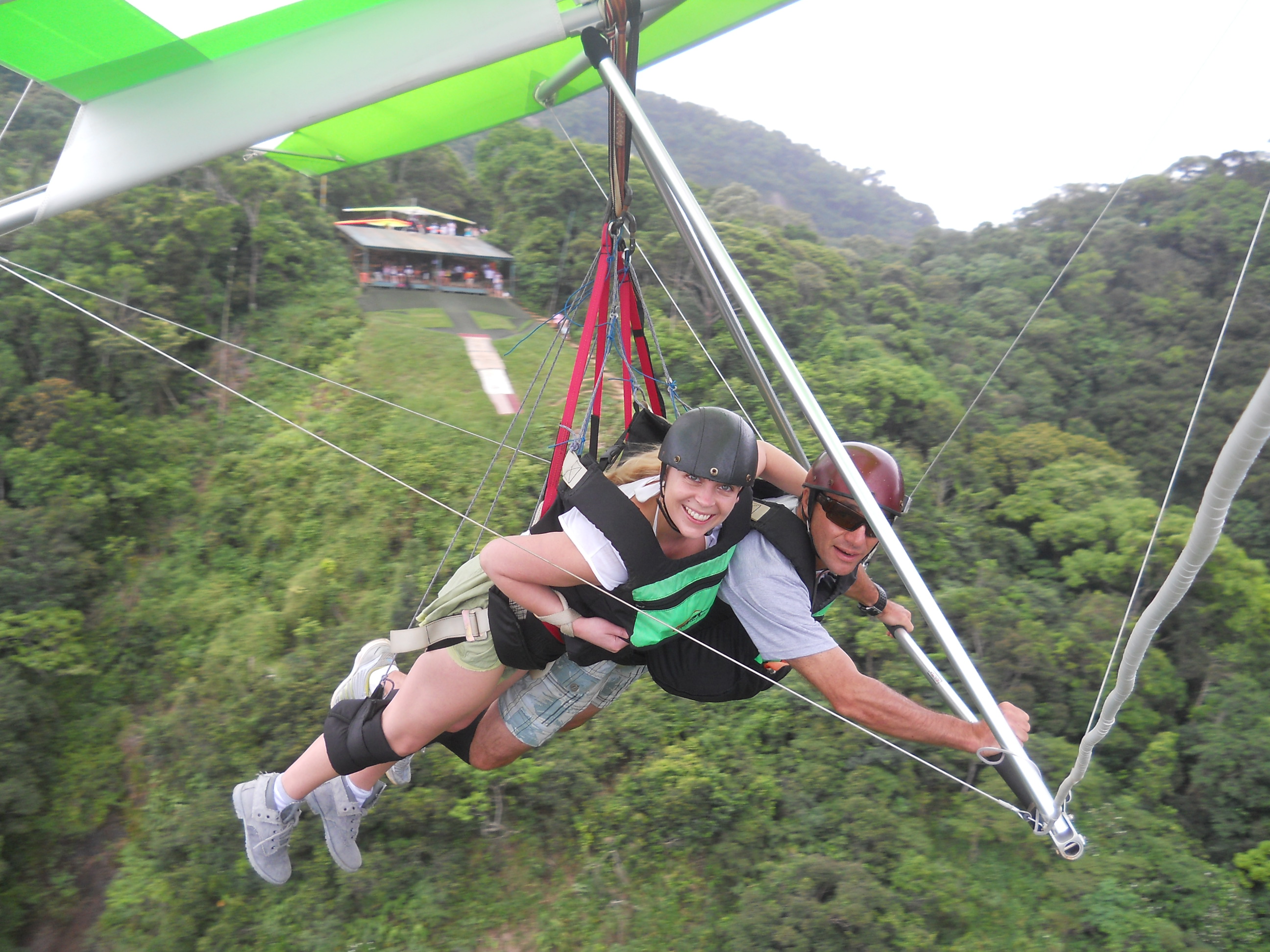 Rio_Hang_Gliding_flying_at_take_off.jpg